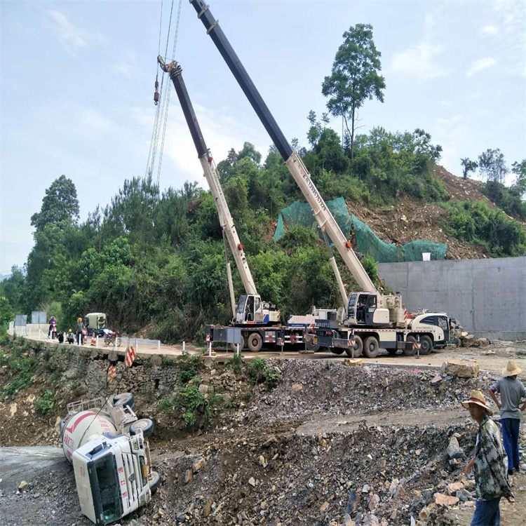 普洱普洱24小时应急道路救援吊装吊装现场实拍